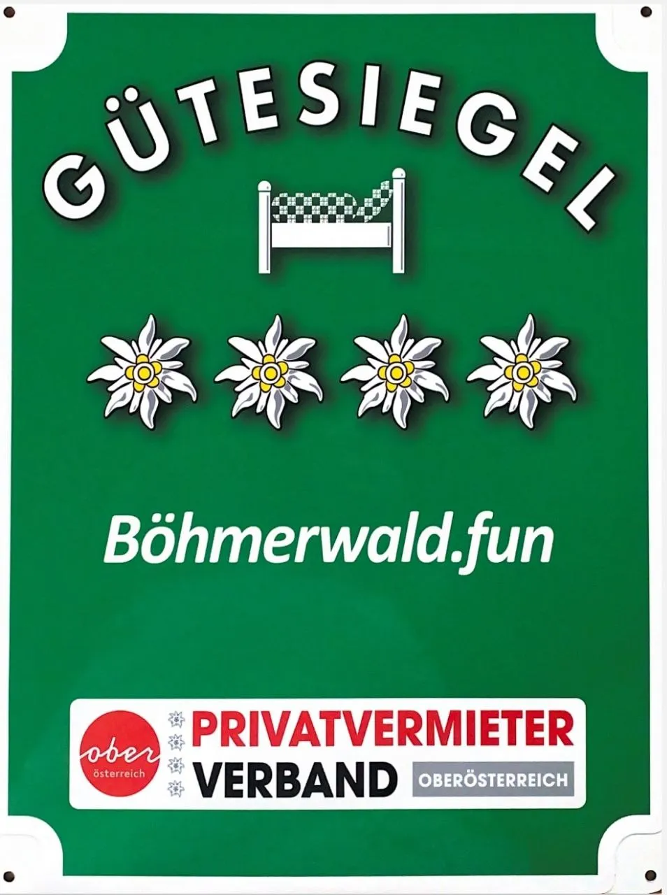 Gütesiegel mit vier Edelweiß vom Privatvermieter Verband Oberösterreich für boehmerwald.fun
